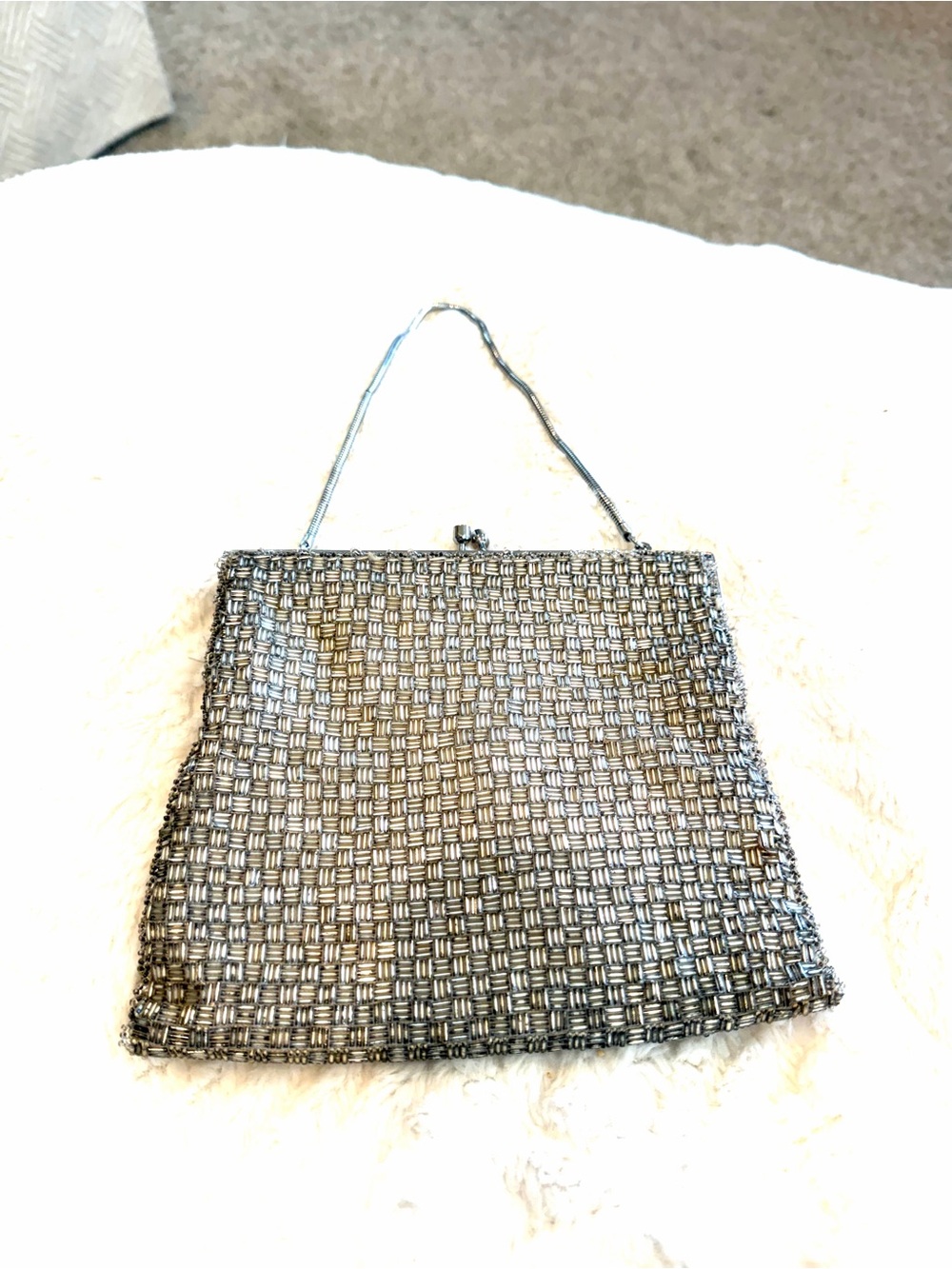 VTG de Pima Woven Beaded Evening Event Bag w Silver Beading and Snake Chain.